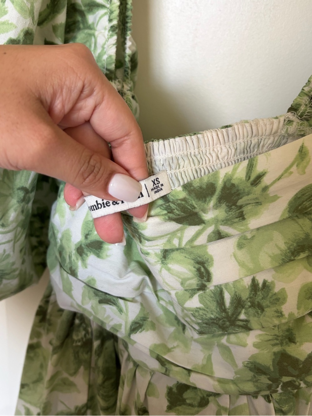 Abercrombie & Fitch Emerson Poplin Puff Sleeve Mini Dress - Picture 5 of 10